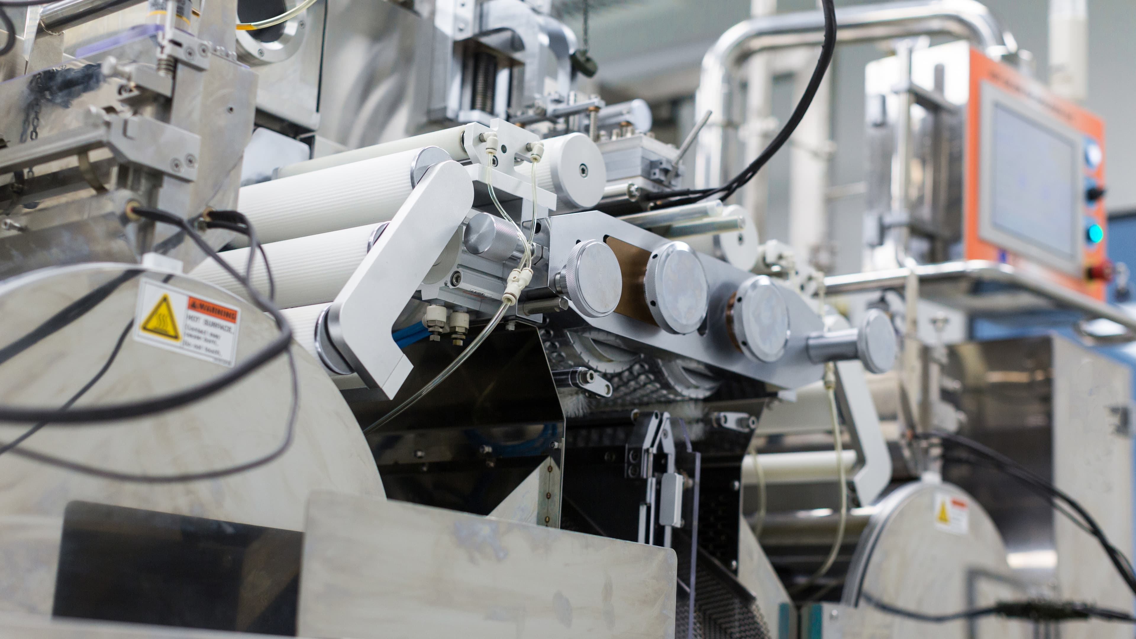 Robots vs. talento humano: cómo la automatización está cambiando la contratación en almacenes este año